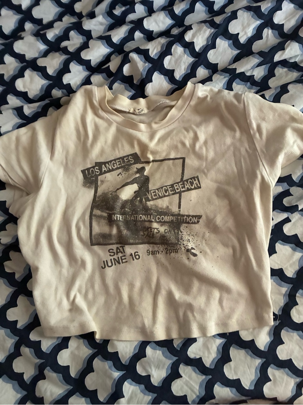 Garage graphic crop tee